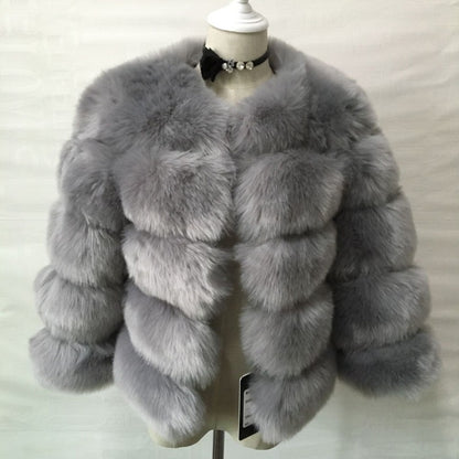 Simplee Women Luxury Winter Warm Fluffy Faux Fur Short Coat Jacket Parka Outwear