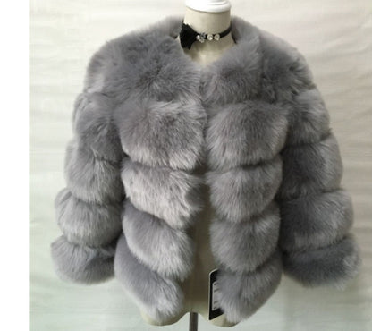 Simplee Women Luxury Winter Warm Fluffy Faux Fur Short Coat Jacket Parka Outwear